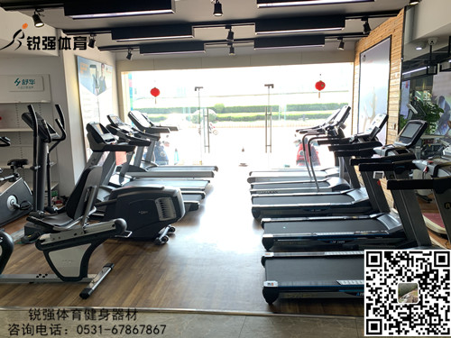 豪门国际旗舰店的跑步机和椭圆机