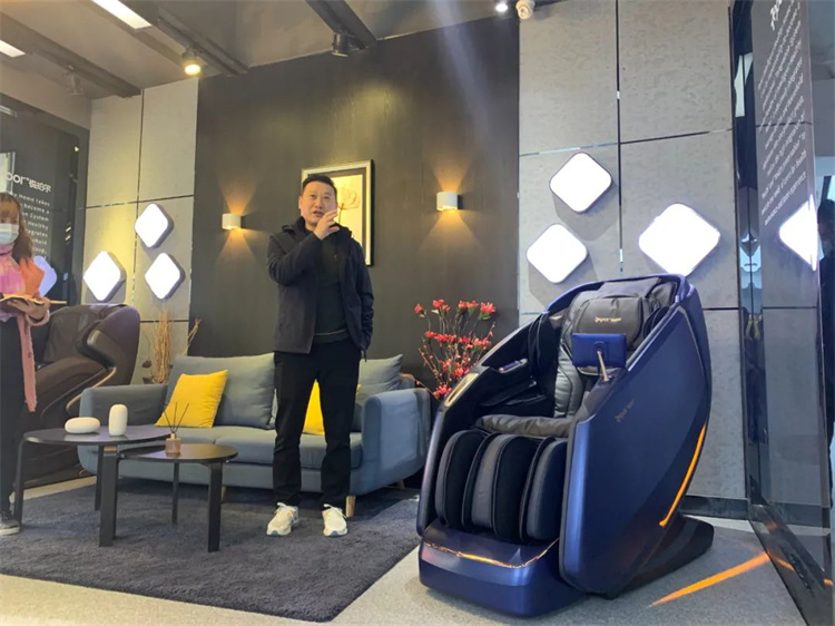 豪门国际集团旗下品牌—锐珀尔举行新款4D穴感总裁按摩椅S500内训会